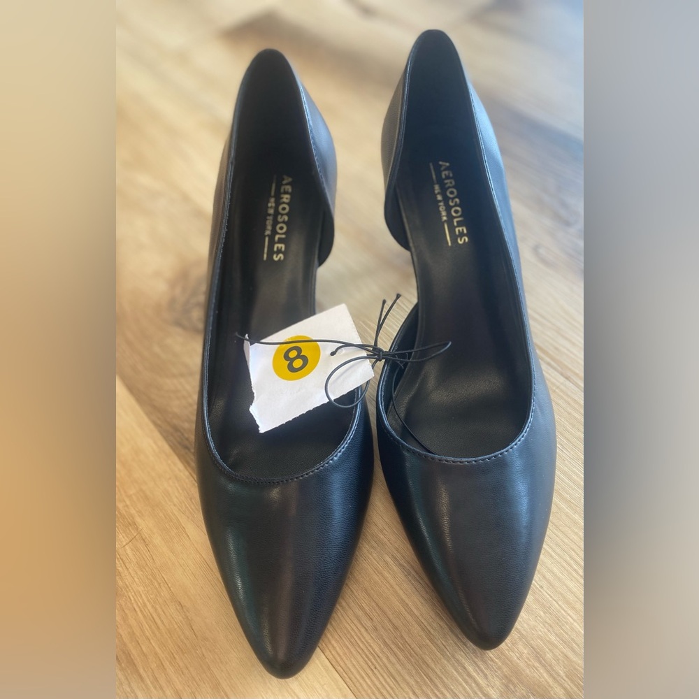 AEROSOLES Classic Black Heels